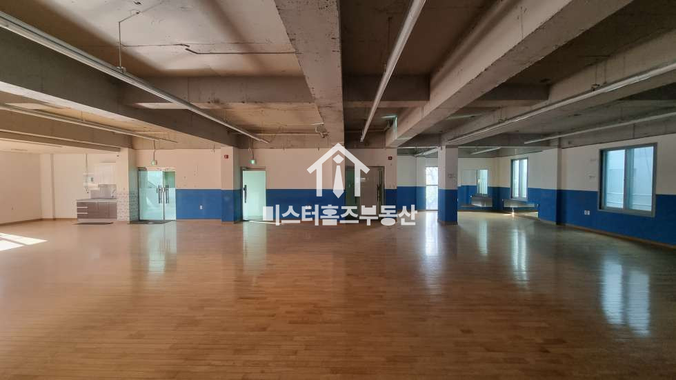 경북 경산시 백천동 주건축물제1동 백천동상가, 무권리 대형평수 운동/사무실/다용도 추천 월세 매물번호 13671 사진 1