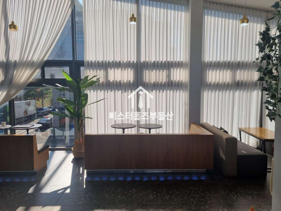 경북 경산시 사동 경산시 사동 박물관 인근 인테리어 깔끔하고 주차장 완비된 카페 월세 매물번호 10707 사진 3
