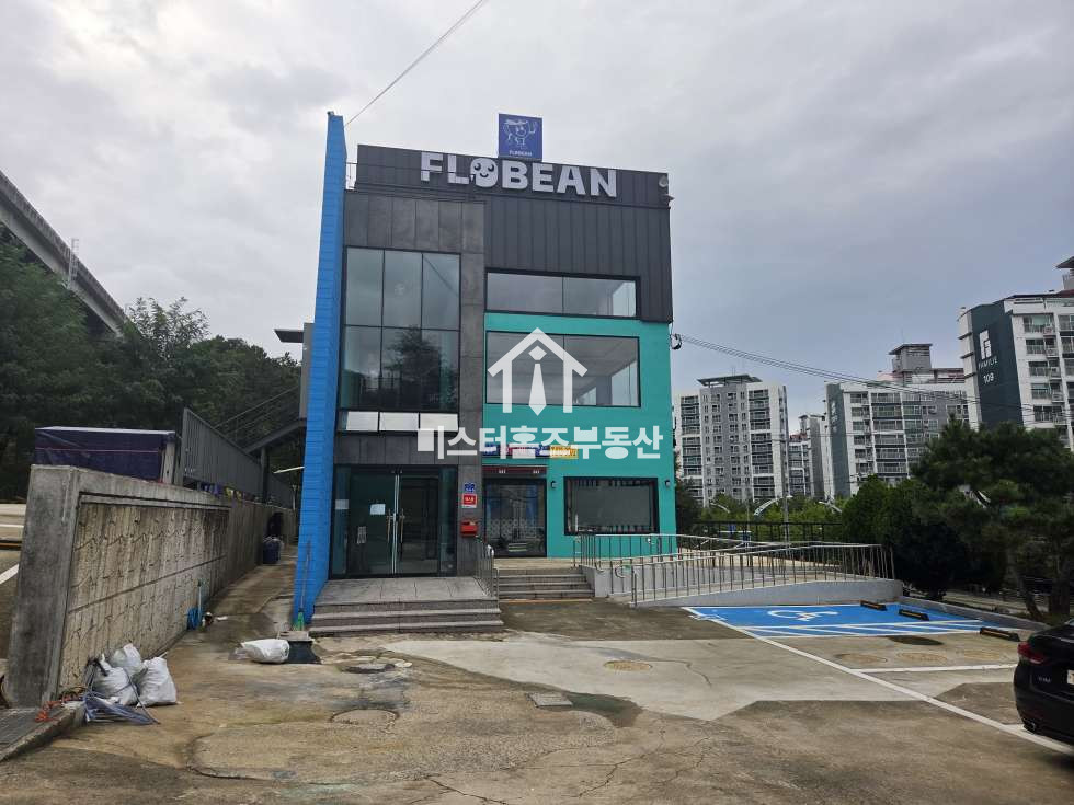 경북 경산시 옥곡동 주1동 대형주차장 갖춘 월드컵대로 3층 공실 상가 임대,경산 옥곡동 상가 임대 월세 매물번호 13434 사진 1