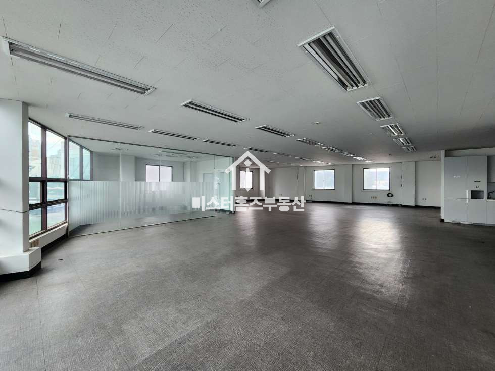 경북 경산시 중방동 경산 중방동 경산네거리 노출도 최상, 대임지구 인근 2층 코너 상가임대 월세 매물번호 10667 사진 1