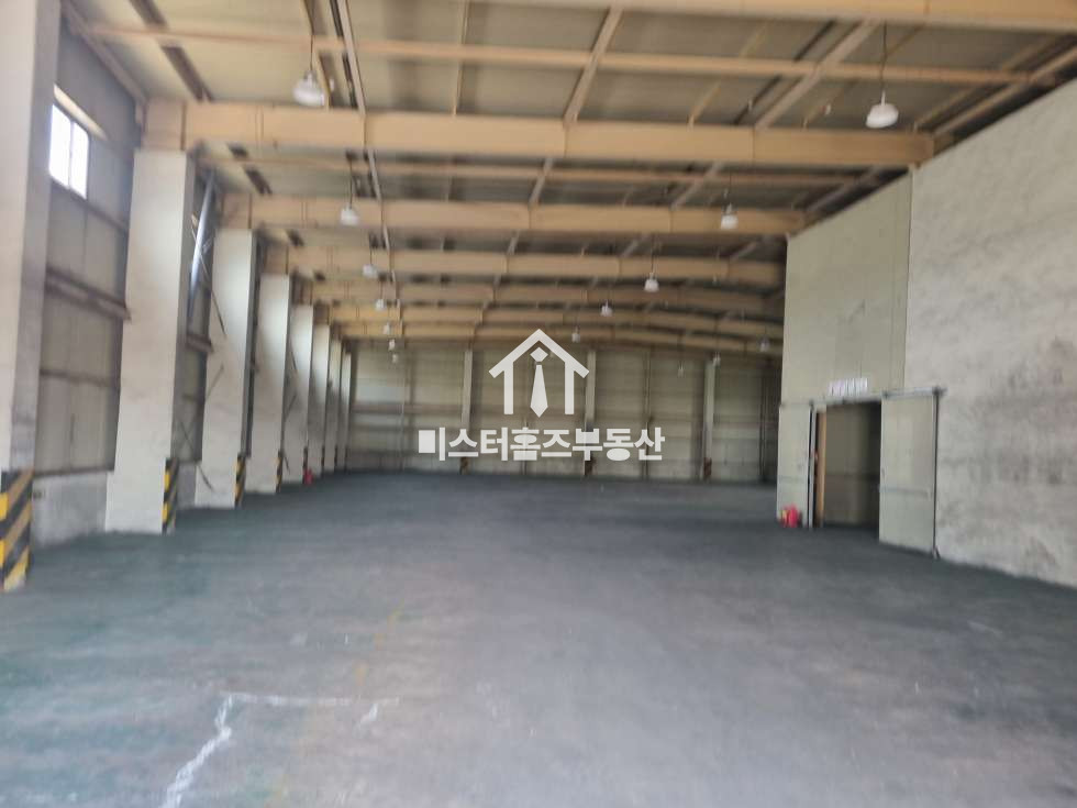 경북 경산시 압량읍 용암리 경산~진량간 대로변,마당 넓은 대형 창고,경산 i c 10분 거리 매매 매물번호 11860 사진 2