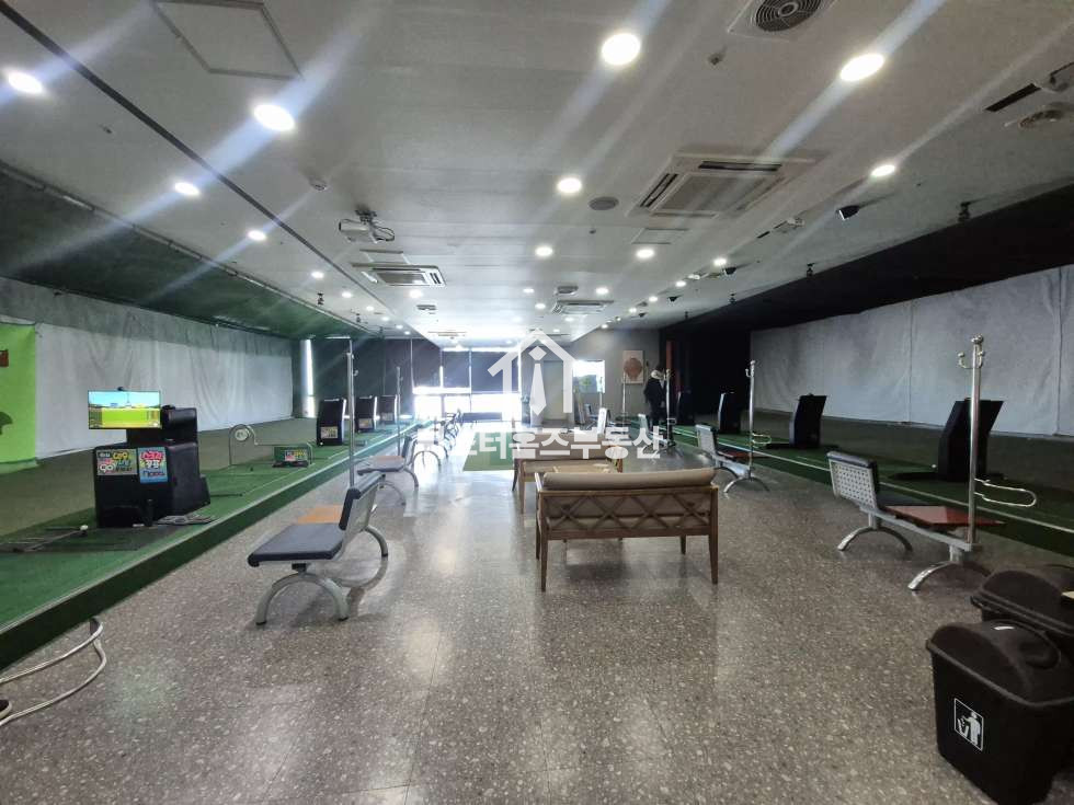 대구 수성구 신매동 1동 사월역앞 위치좋은 100평,골프연습장, 사무실, 토탈뷰티,운동시설,학원,병의원 등 다용도, 대구시지동상가임대,신매동대형상가,신매동상가임대 월세 매물번호 13448 사진 1
